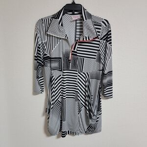 Pretty Woman Black and White Pocket Geometric Tunic